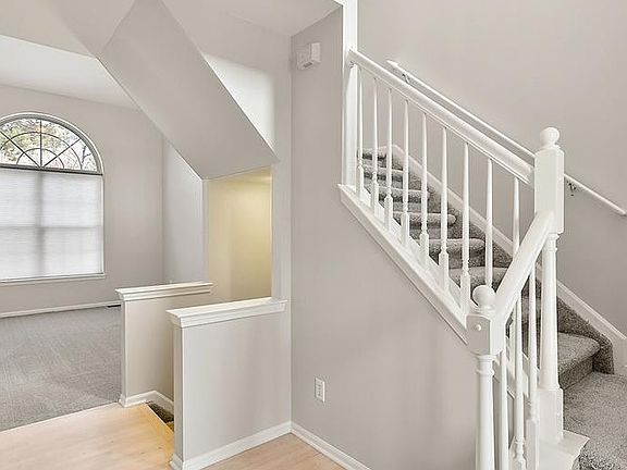 4th image of 38156 Saratoga Cir