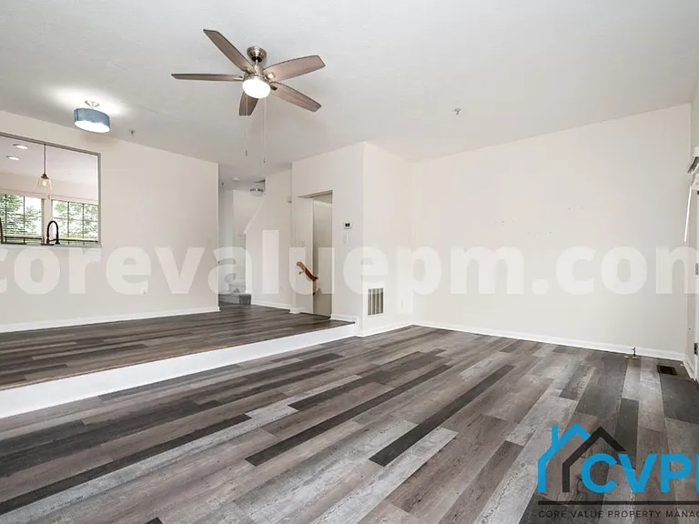 255 Seneca Ter — Photo 11