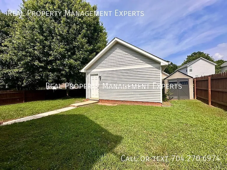 7603 Rolling Meadows Ln — Photo 24