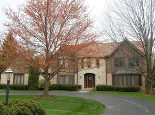 2160 Serene Cir, Brookfield, WI 53045