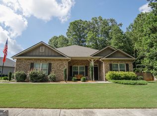 523 Brooks Village Dr, Pendergrass, GA 30567