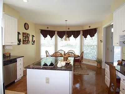 4th image of 9740 Stonemasters Dr