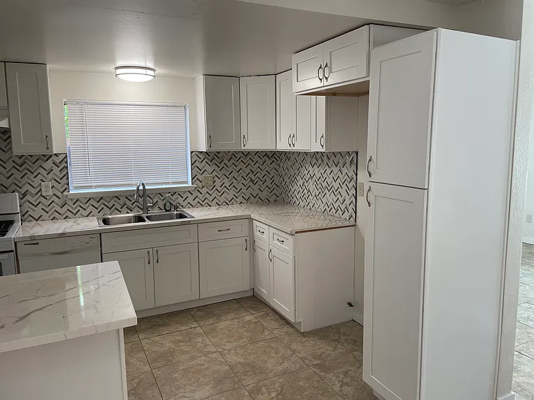 4901 Gardena Dr #HOUSE — Photo 3