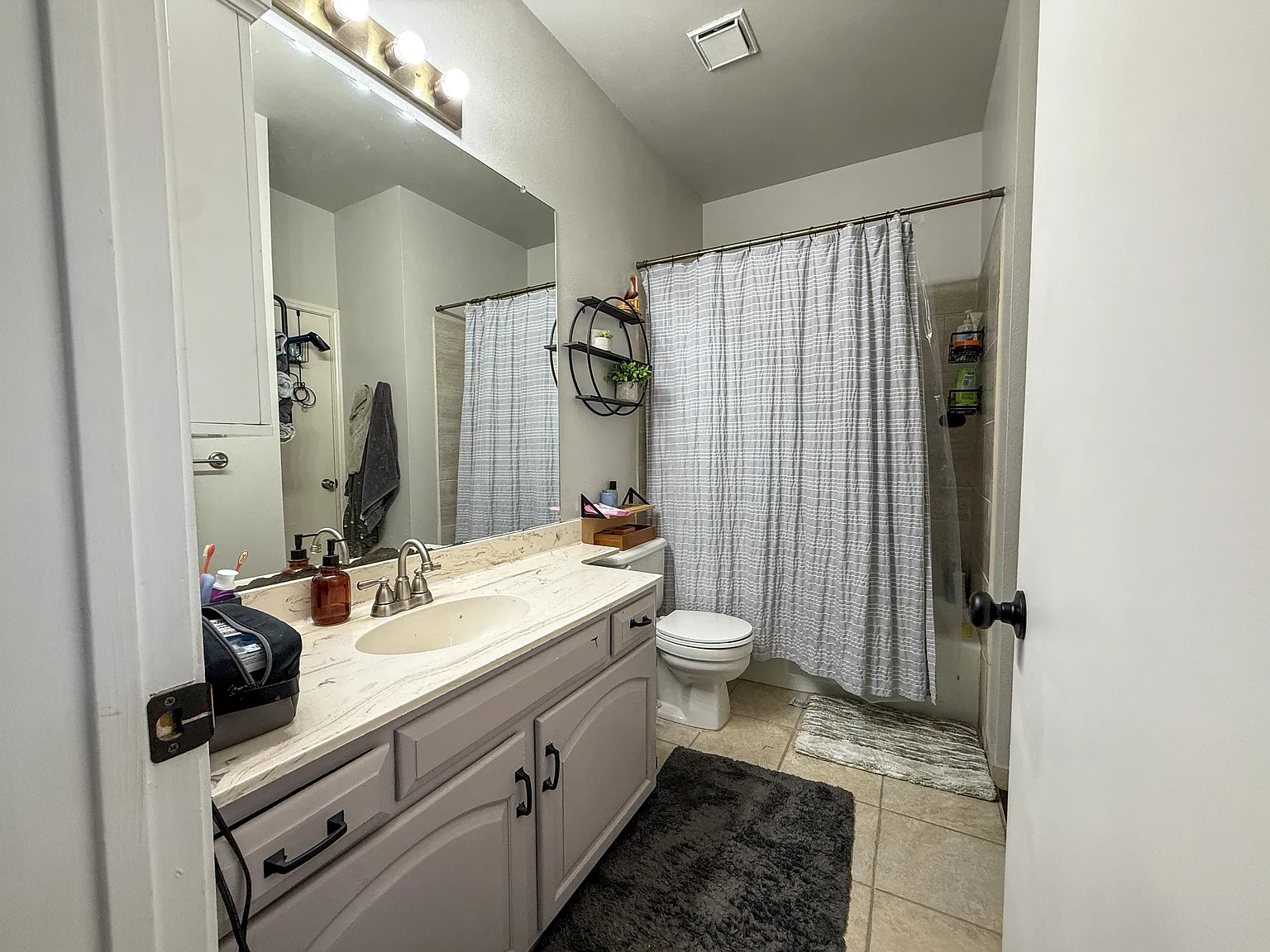 2 bed, 930 sqft, $1,000 — Photo 3