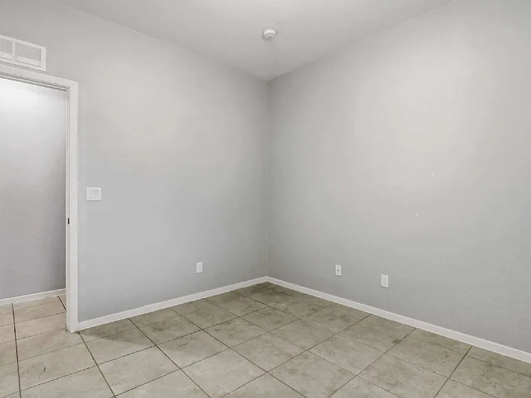 11500 Summer Dr #B — Photo 42