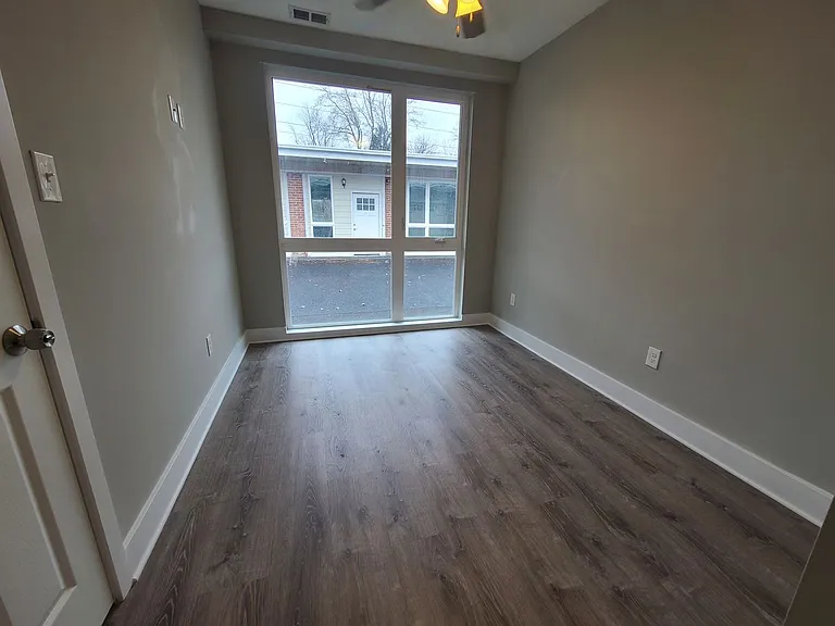 5524 Pulaski Avenue — Photo 7