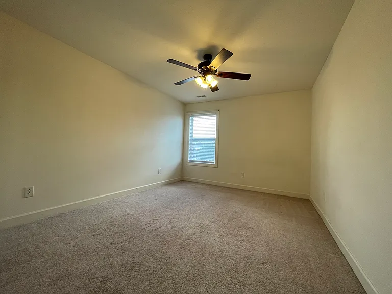 2875 Parkview Dr — Photo 24