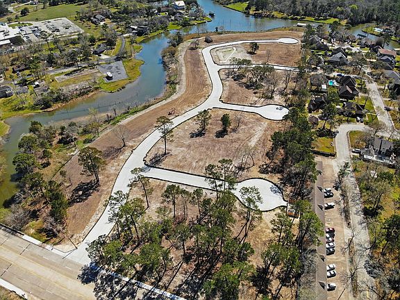 2nd image of 3713 Peacock Isle Dr