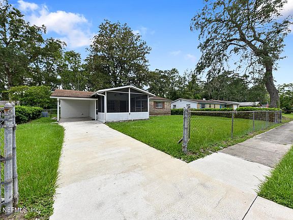2nd image of 448 BLAIRMORE Boulevard W