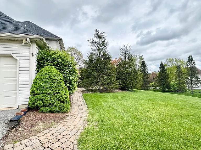 2386 Dubonnet Dr — Photo 8