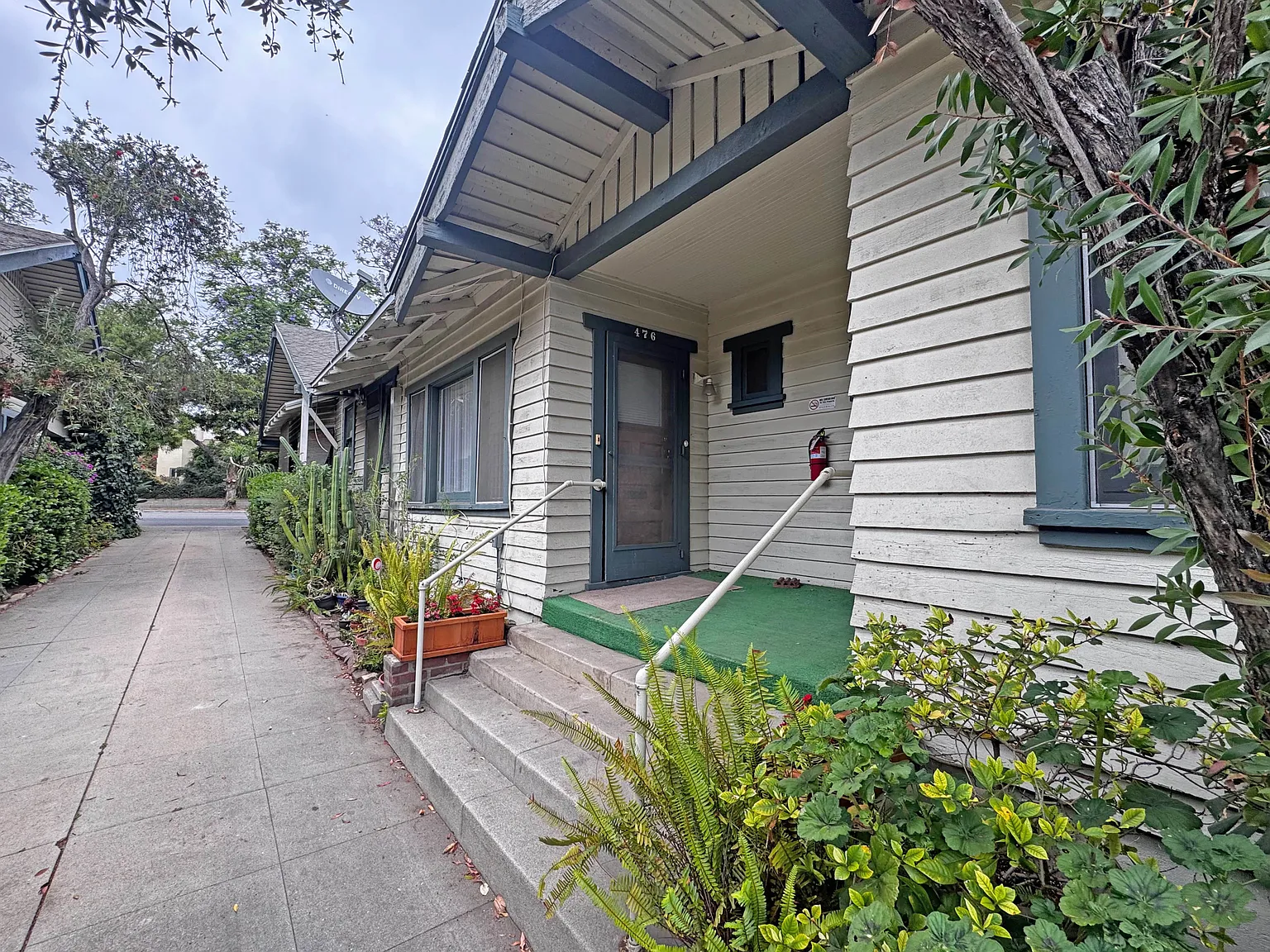 Studio, 370 sqft, $1,735 — Photo 1
