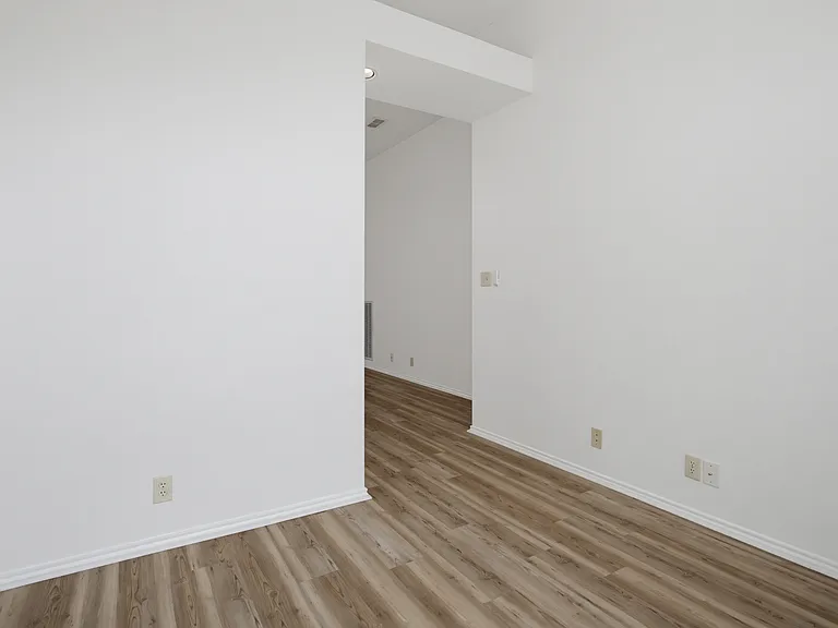 3921 Habersham — Photo 10