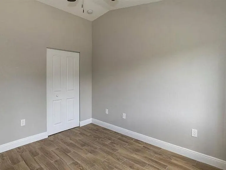 1138 NW 1st Ave — Photo 12