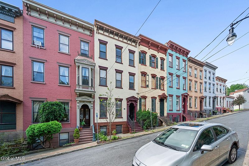 3rd image of 28 1st Street