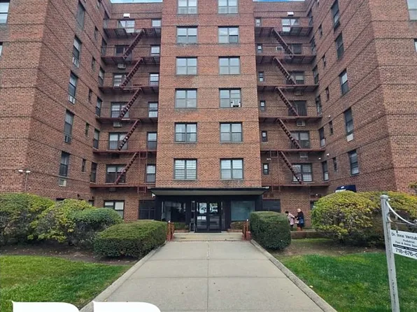1075 Ocean Pkwy APT 3A, Brooklyn, NY 11230