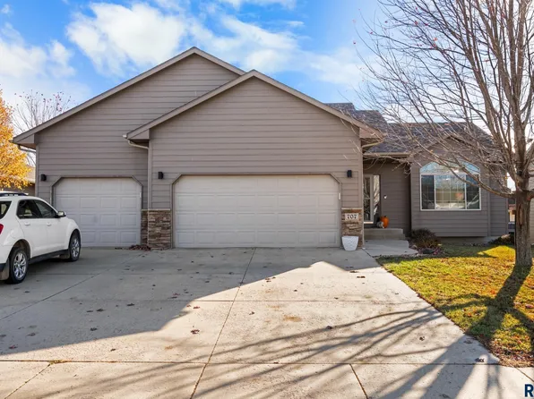 707 Saint Gregory St, Harrisburg, SD 57032