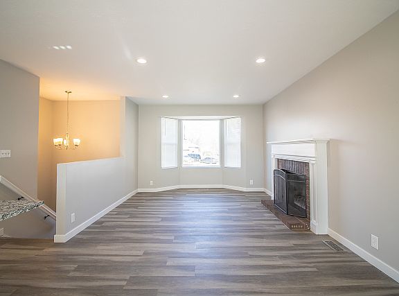 5th image of 1224 W Galilee Cir