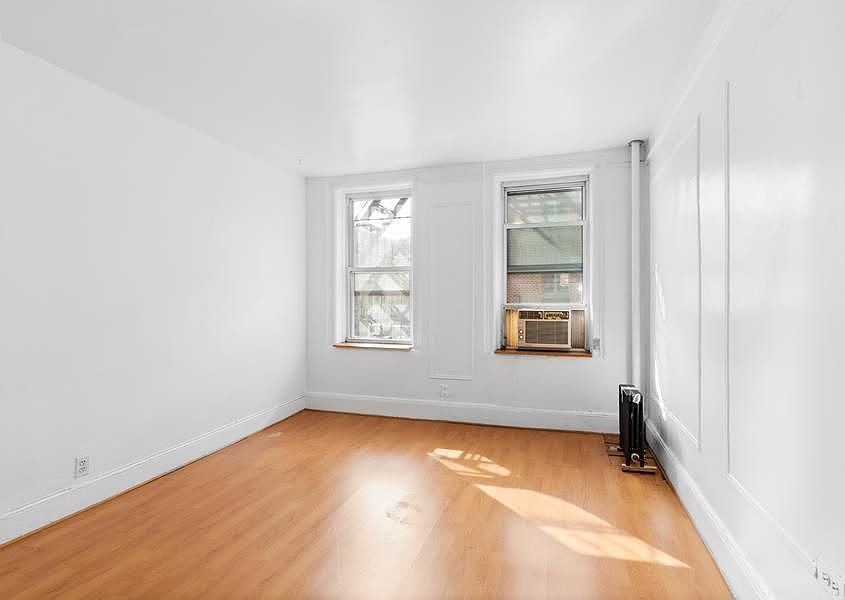 1st image of 168 Elizabeth St APT 3