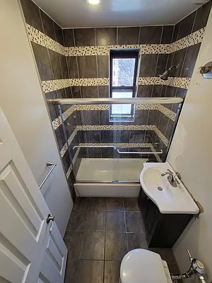 Rented by EZ Sell Realty | media 10