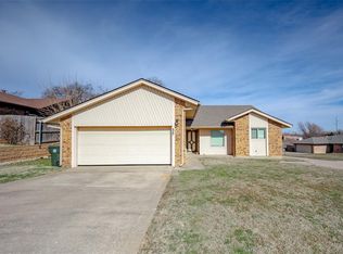 9721 Beth Dr, Midwest City, OK 73130