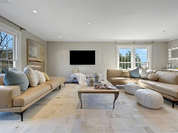 4th image of 44 Brevoort Lane