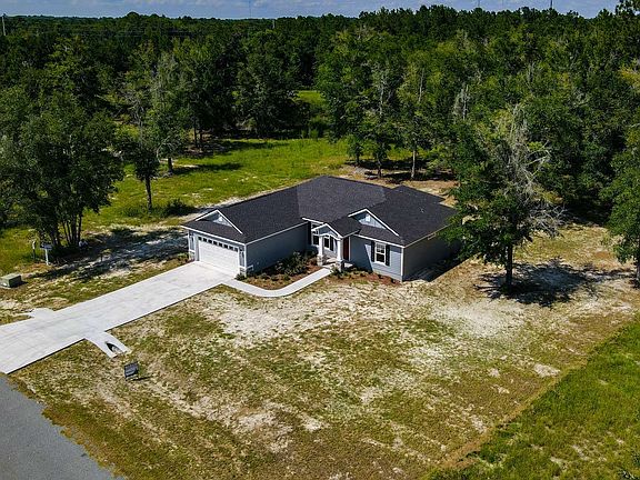 3rd image of 239 NW Meadowlark Dr