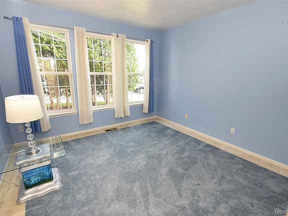 5th image of 6240 Moonstone Ct