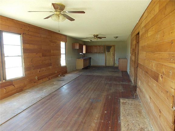 4th image of 202 W Lamar St