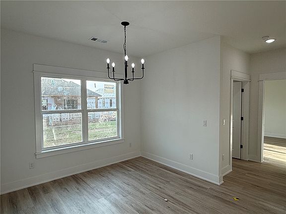 5th image of 157 N Panther Ave