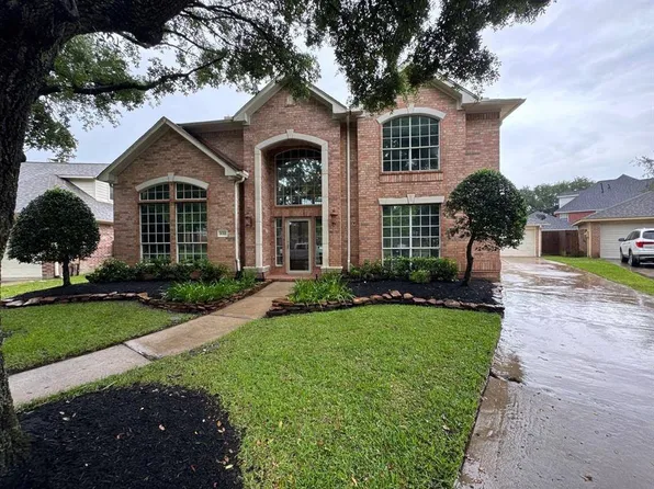 8318 Castle Pond Ct, Houston, TX 77095