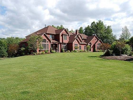 5th image of 6101 Waitsfield Dr S
