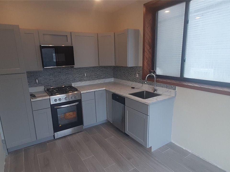 1st image of 116A Lindell Blvd #A