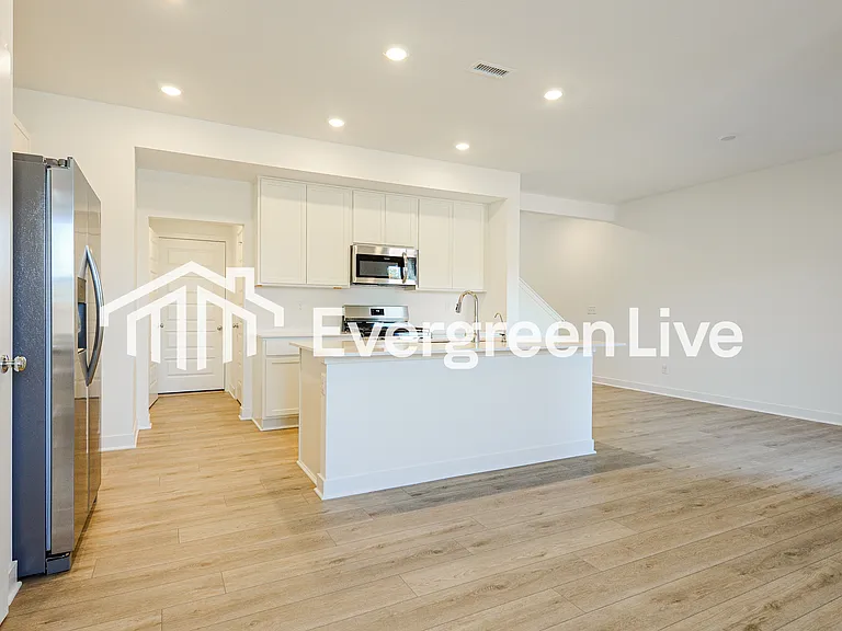 318 Simpson Rd — Photo 6