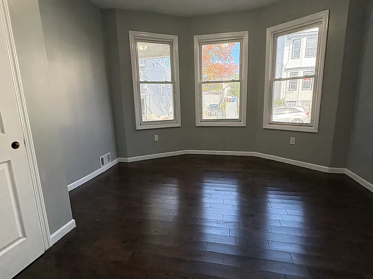 23 Montrose Ter #1L — Photo 8