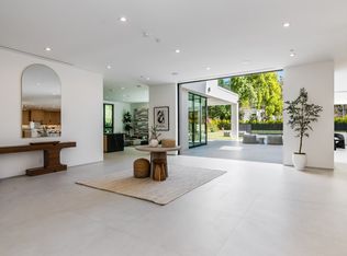 4930 Palomar Dr, Tarzana, CA 91356