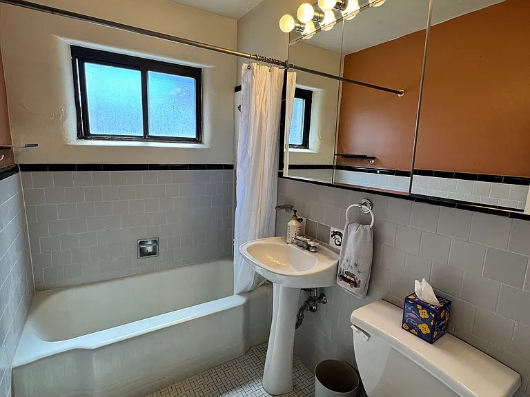 1408 Lafayette Dr NE — Photo 12