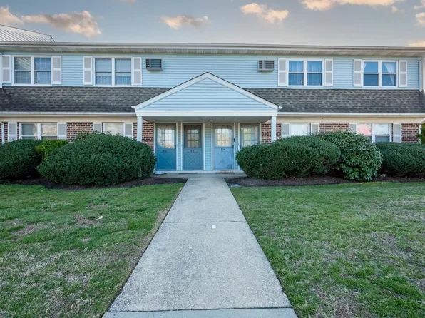 73B Oxford Vlg #73B, Egg Harbor Township, NJ 08234