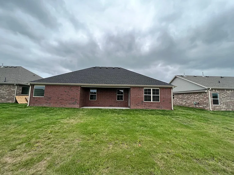 1037 Trailwood St — Photo 2