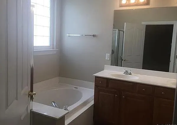 15743 Seafield Ln — Photo 14