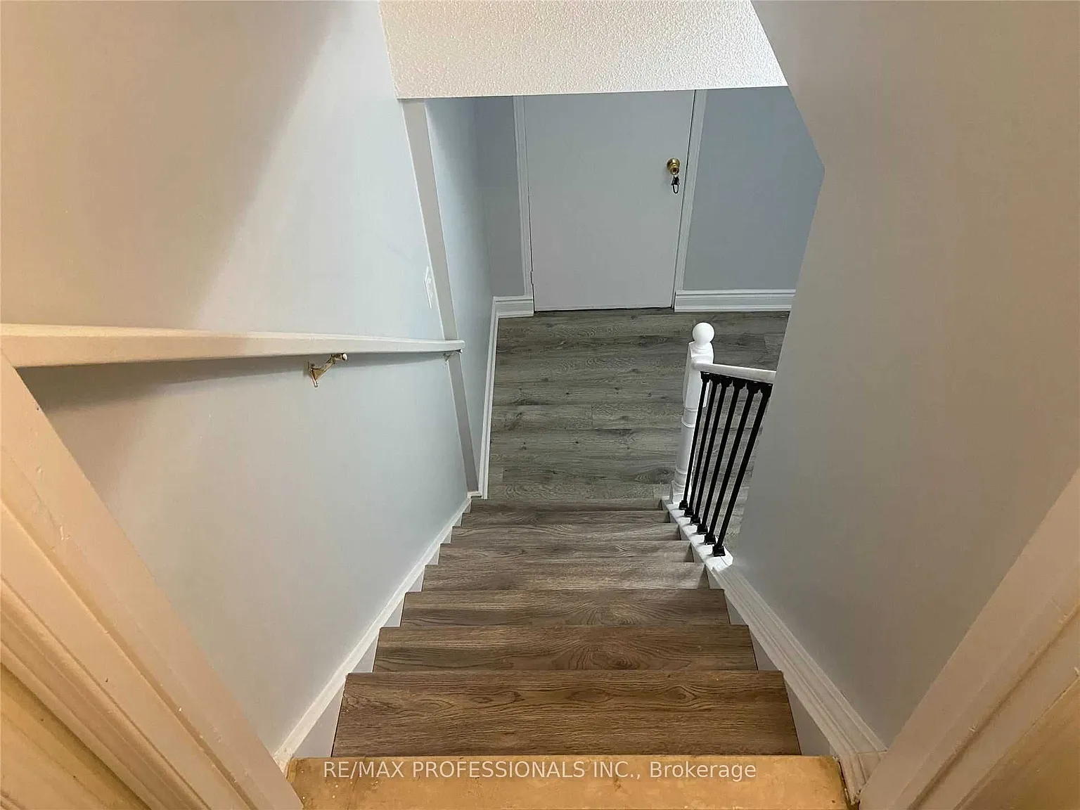 2 bed, $1,900 — Photo 3