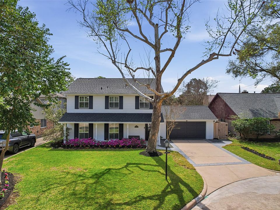 1st image of 12515 Queensbury Ln