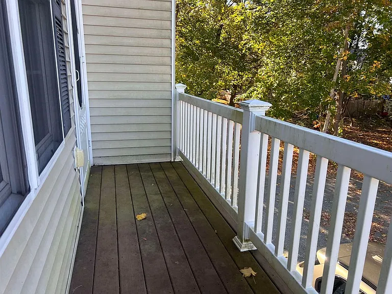 20 Portsmouth Ave #D — Photo 9
