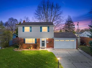 38276 Tottenham Rd, Sterling Heights, MI 48312