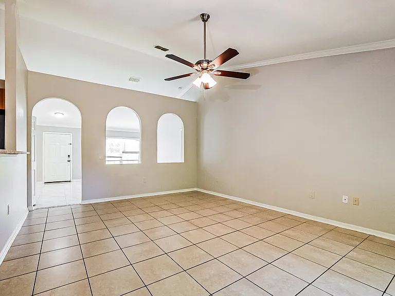 801 Clear Brook Ct — Photo 7