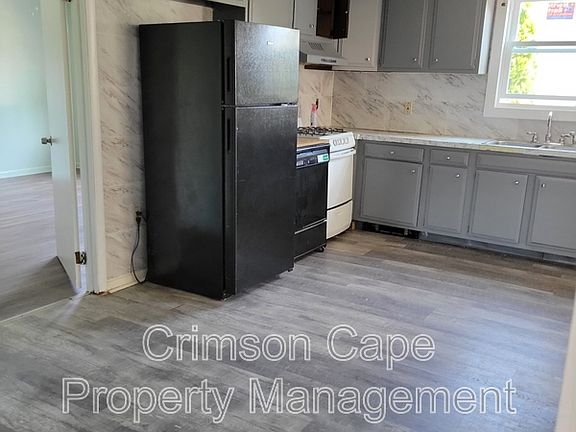 4th image of 366 Lyndwood Ave Floor 1