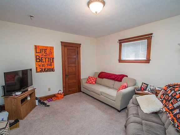 4th image of 2095 Halstead Ave