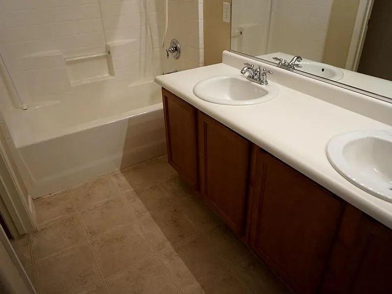 6616 W Adams St — Photo 14