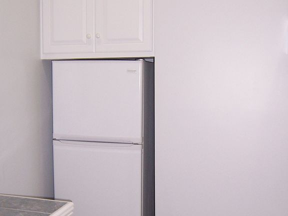 5th image of 188 Maverick St #1