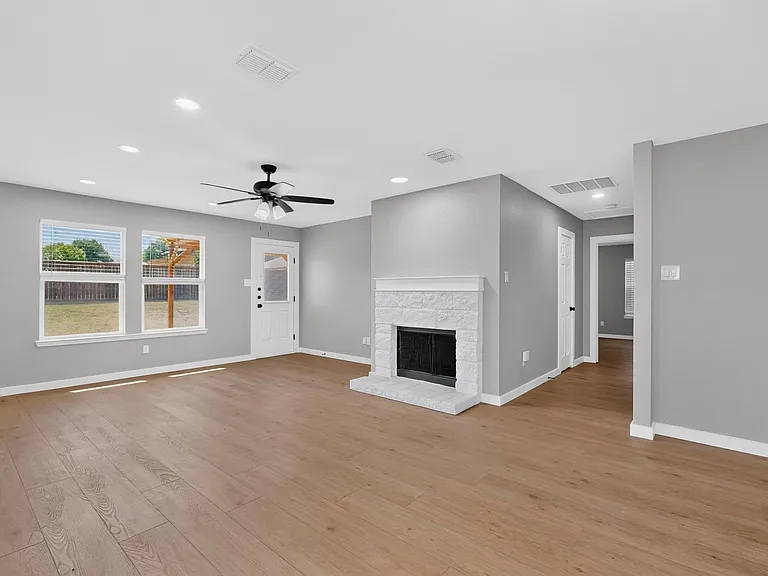 13291 Guerin Dr — Photo 11
