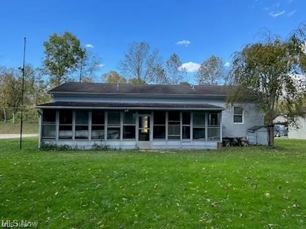 2912 Sycamore Ln, Stockport, OH 43787